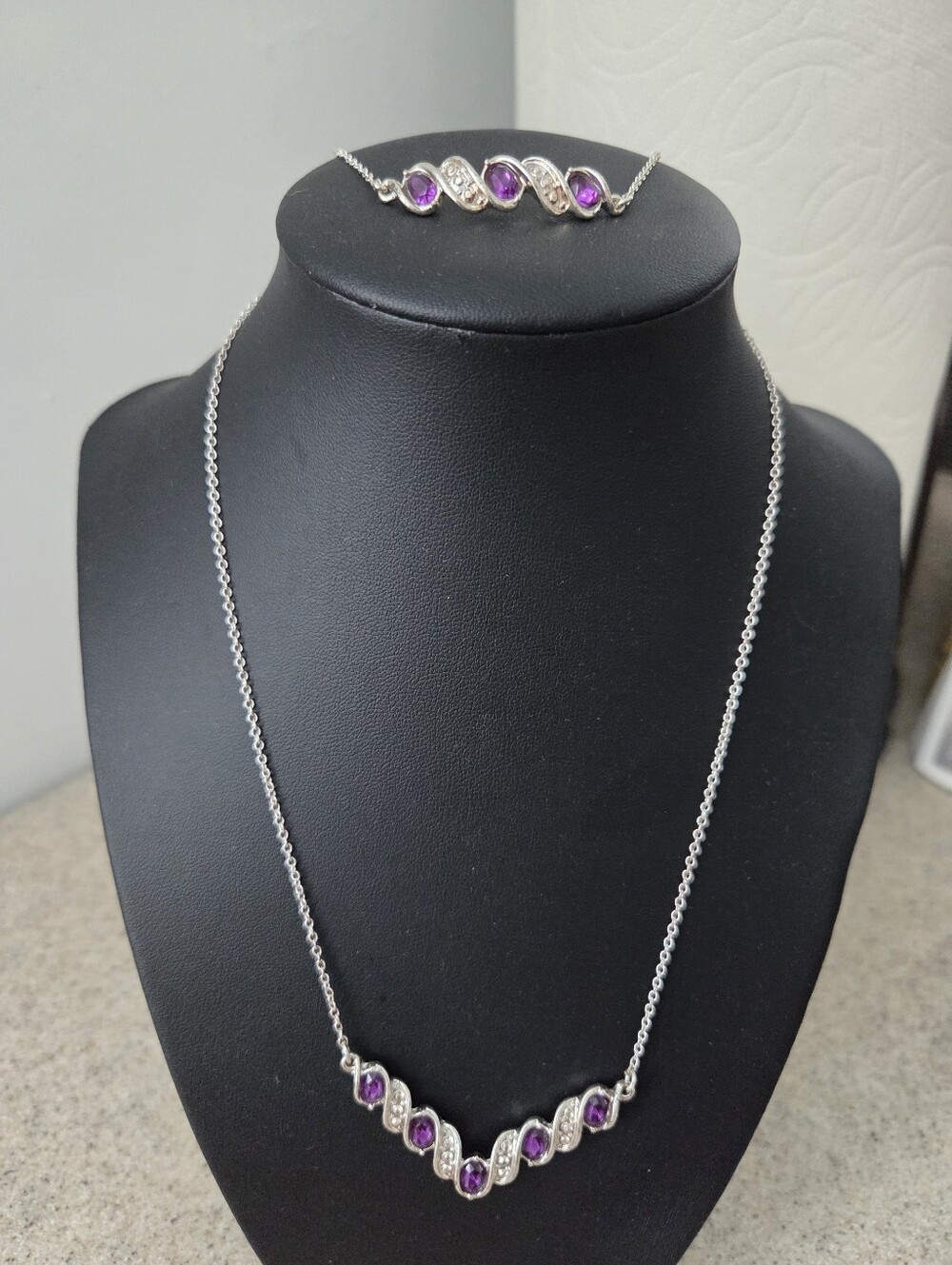 Avon Klara Purple Ribbon Cabochon Gift Set Necklace & Bracelet